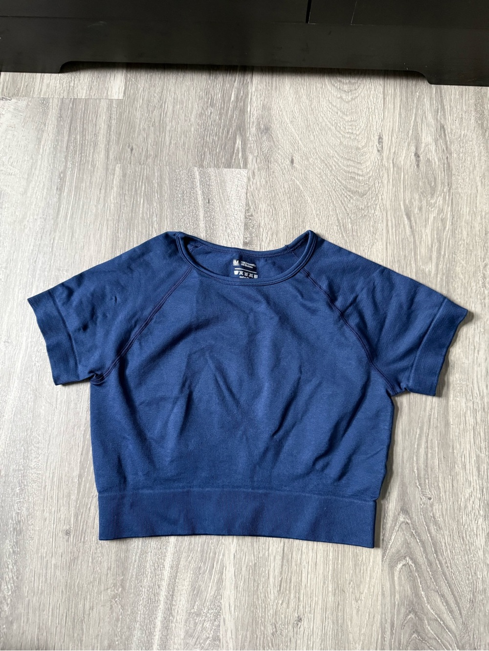 Women's Navy Short-Sleeve Workout Crop Top